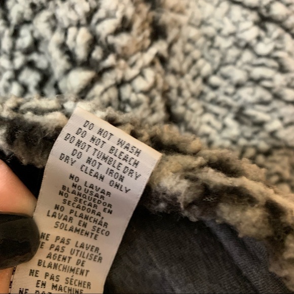 Thread & Supply Wubby Sherpa Quarter 1/4 Zip - Picture 6 of 9